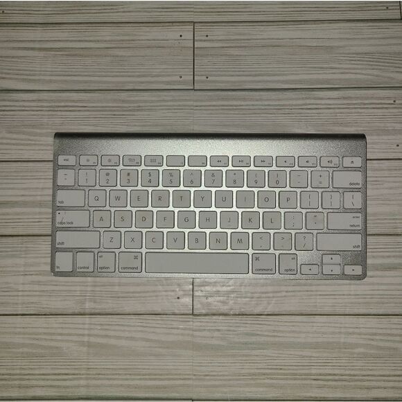 Apple Wireless Bluetooth Magic Keyboard A1314 Silver Slim Mini Keyboard - Picture 1 of 10
